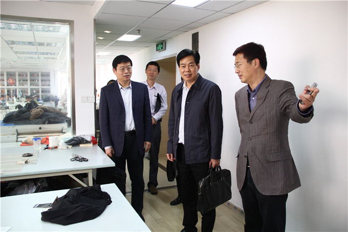 省國資委紀委領導赴紡織集團調研