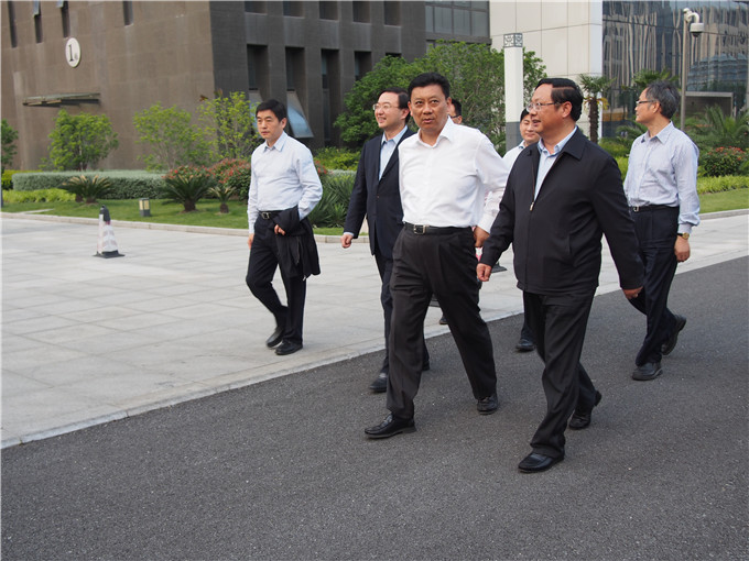 王正喜、周勇與昆山市委書記管愛國舉行工作會(huì)談