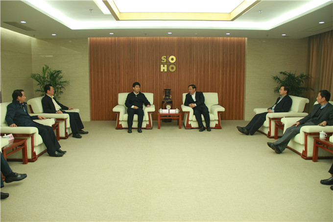 淮安市長曲福田、市政協主席王維凱到蘇豪控股集團考察調研