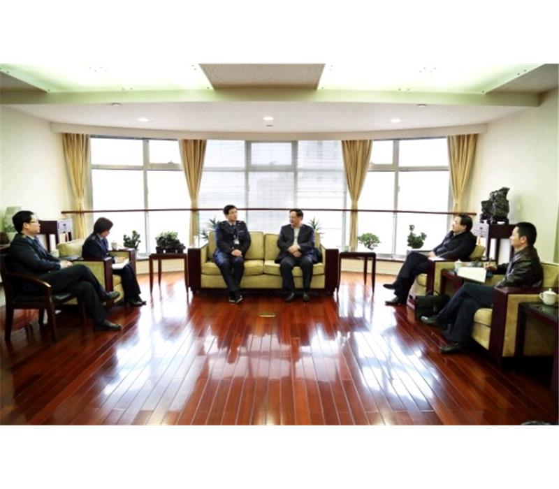 王正喜、周勇與省進(jìn)出口檢驗(yàn)檢疫局局長(zhǎng)王偉舉行工作會(huì)談