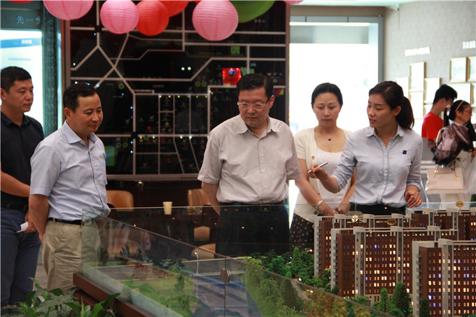 集團副總裁周謙赴三級企業開展“三嚴三實”專題調研