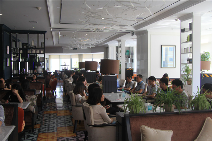 控股集團團委組織單身青年員工參加省屬優秀企事業單位聯誼交友活動