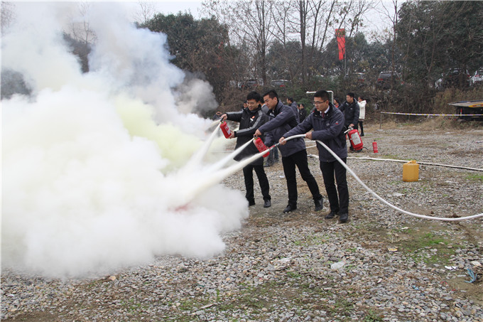 天泓集團舉辦消防安全知識培訓及演練