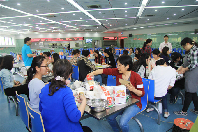 蘇豪股份團委舉行“蘇豪下午茶”主題活動