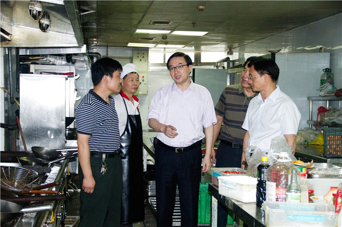 周勇總裁帶隊開展消防安全檢查